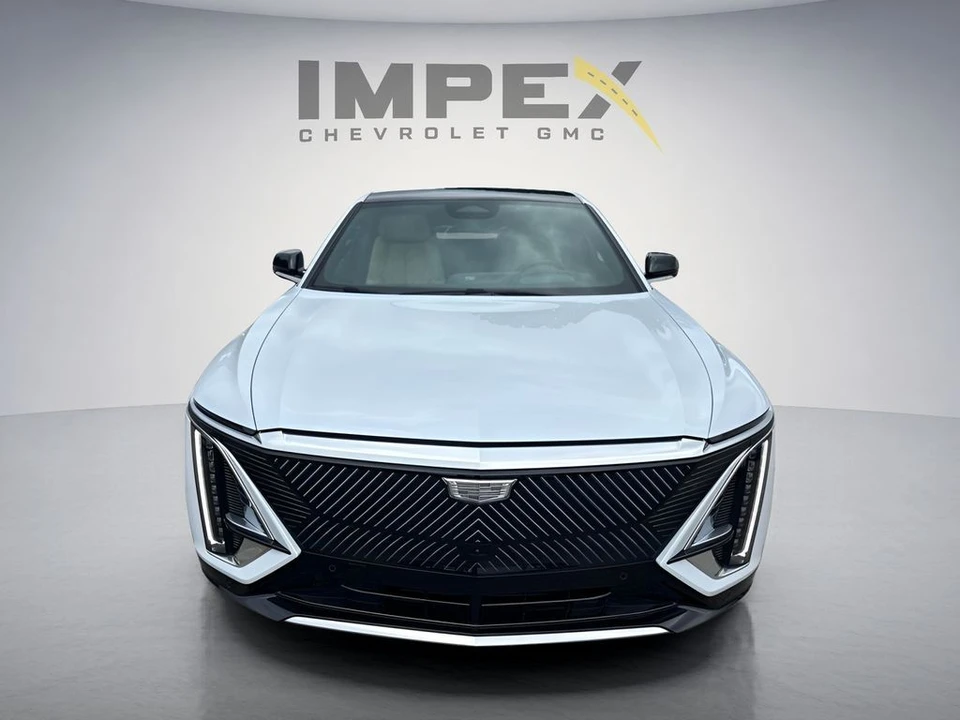 2026 Cadillac Lyriq - Image 8 of 31