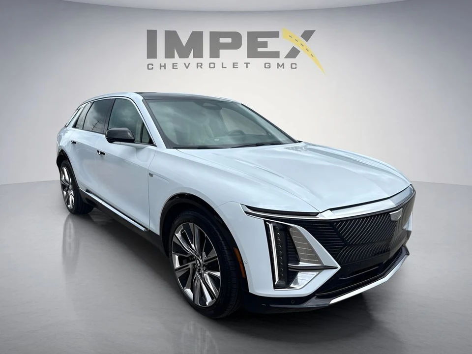 2026 Cadillac Lyriq - Image 7 of 31