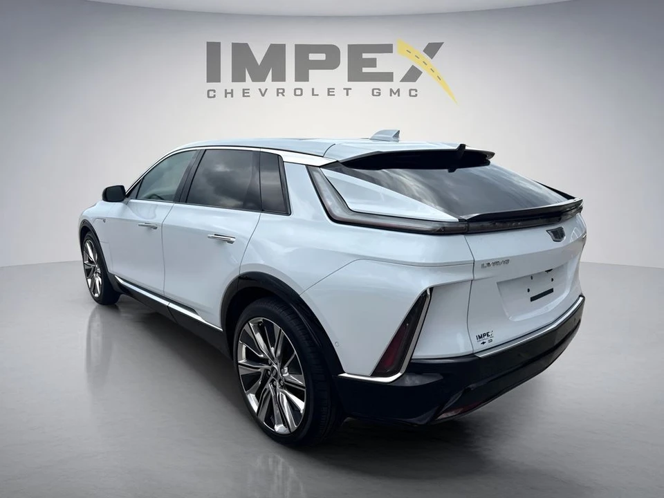 2026 Cadillac Lyriq - Image 3 of 31