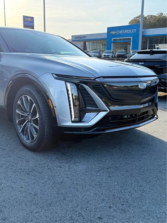 2026 Cadillac Lyriq - Image 4 of 6