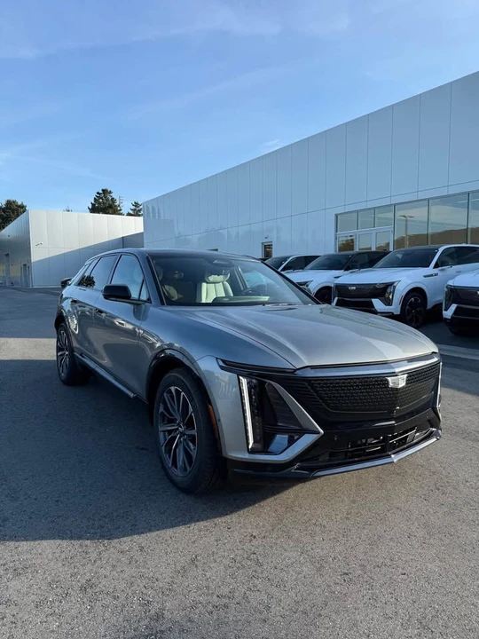 2026 Cadillac Lyriq - Image 3 of 6