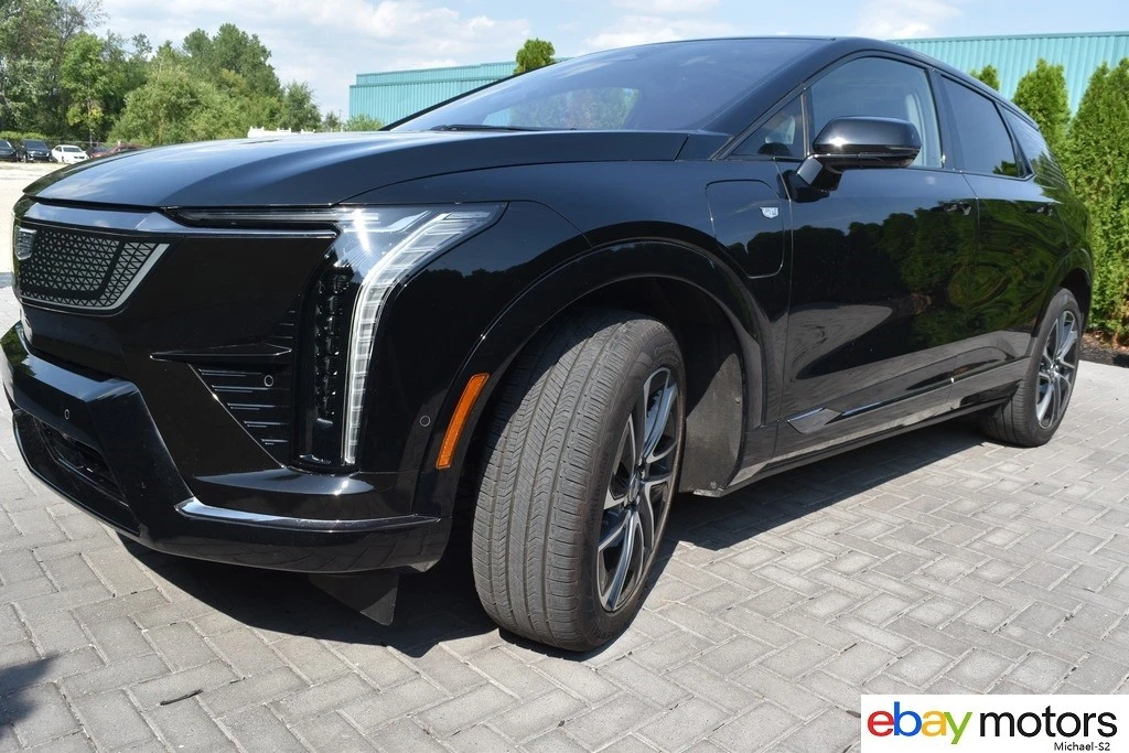 2026 Cadillac Optiq - Image 9 of 24