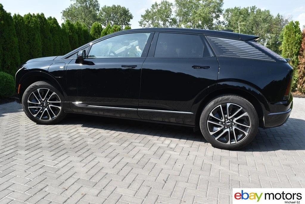 2026 Cadillac Optiq - Image 8 of 24