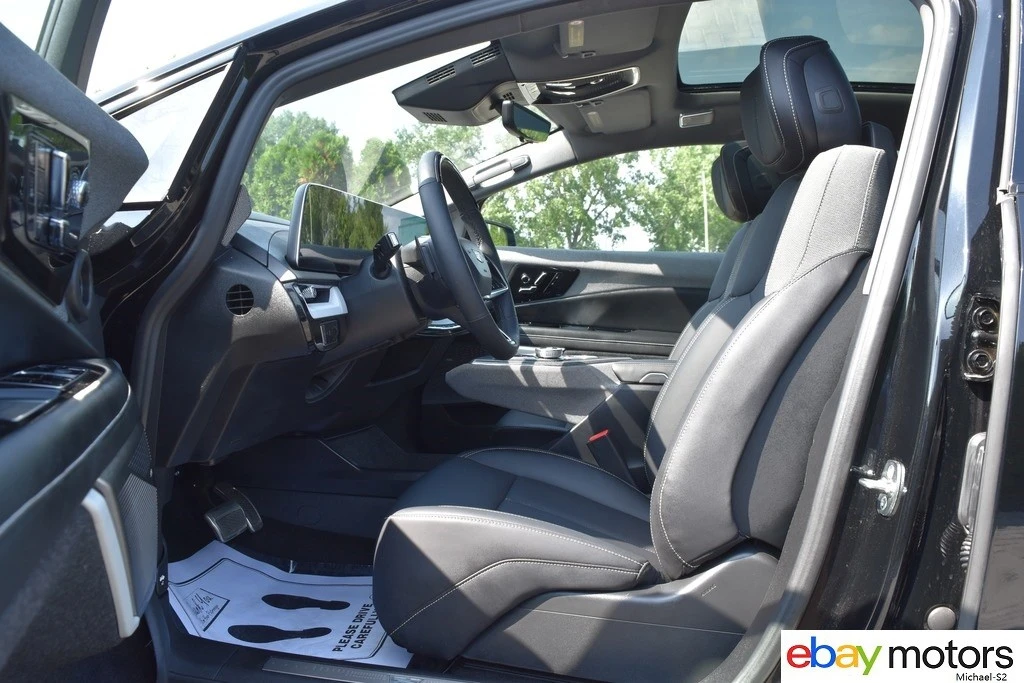 2026 Cadillac Optiq - Image 10 of 24