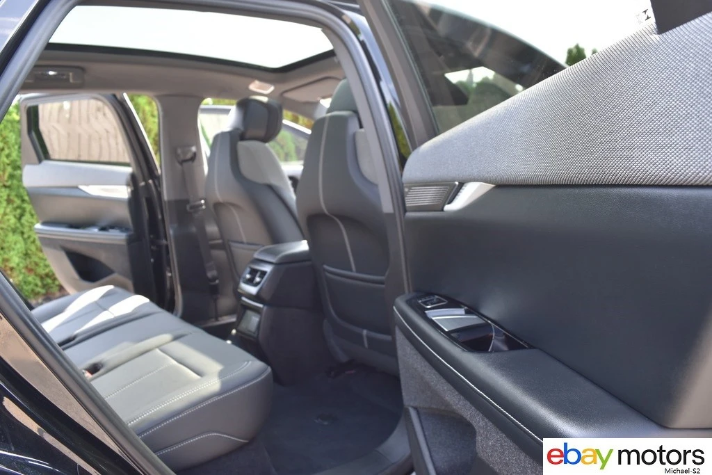 2026 Cadillac Optiq - Image 18 of 24