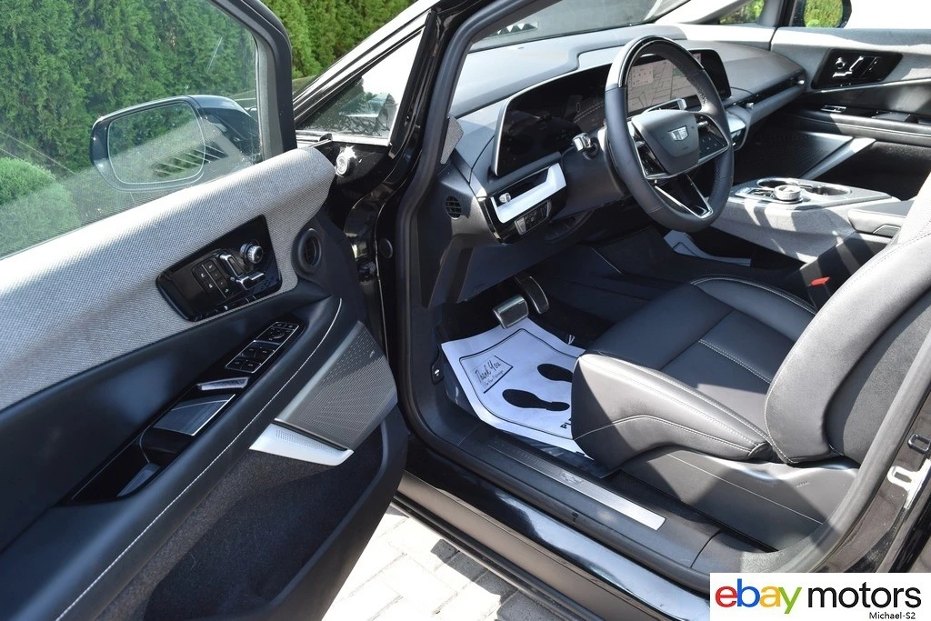 2026 Cadillac Optiq - Image 11 of 24