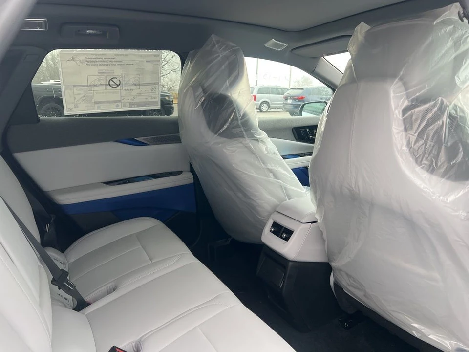 2026 Cadillac Optiq - Image 8 of 11