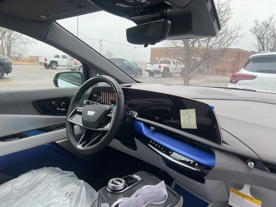 2026 Cadillac Optiq - Image 10 of 11