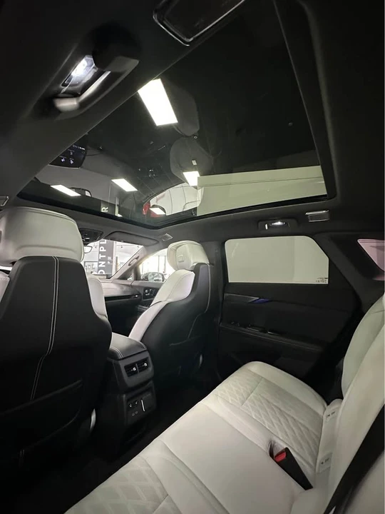 2026 Cadillac Optiq - Image 13 of 16
