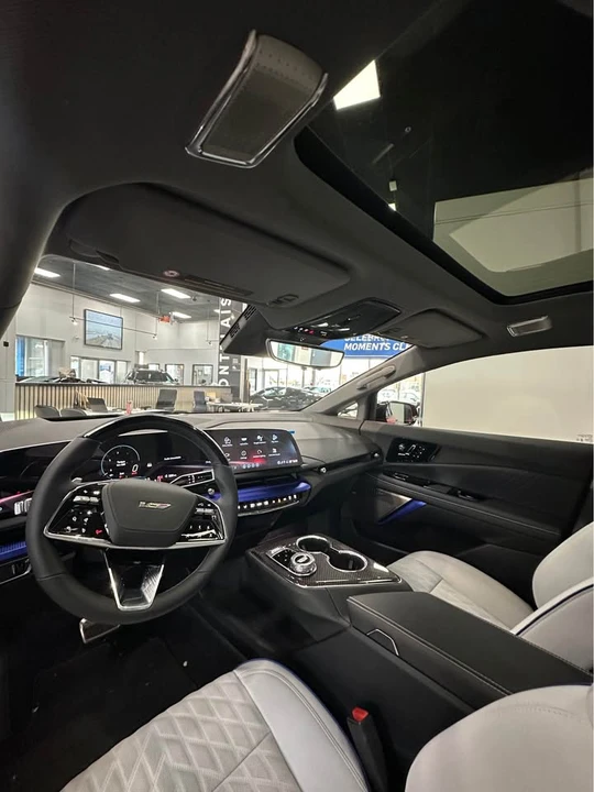 2026 Cadillac Optiq - Image 10 of 16