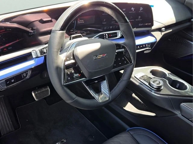 2026 Cadillac Optiq - Image 14 of 31