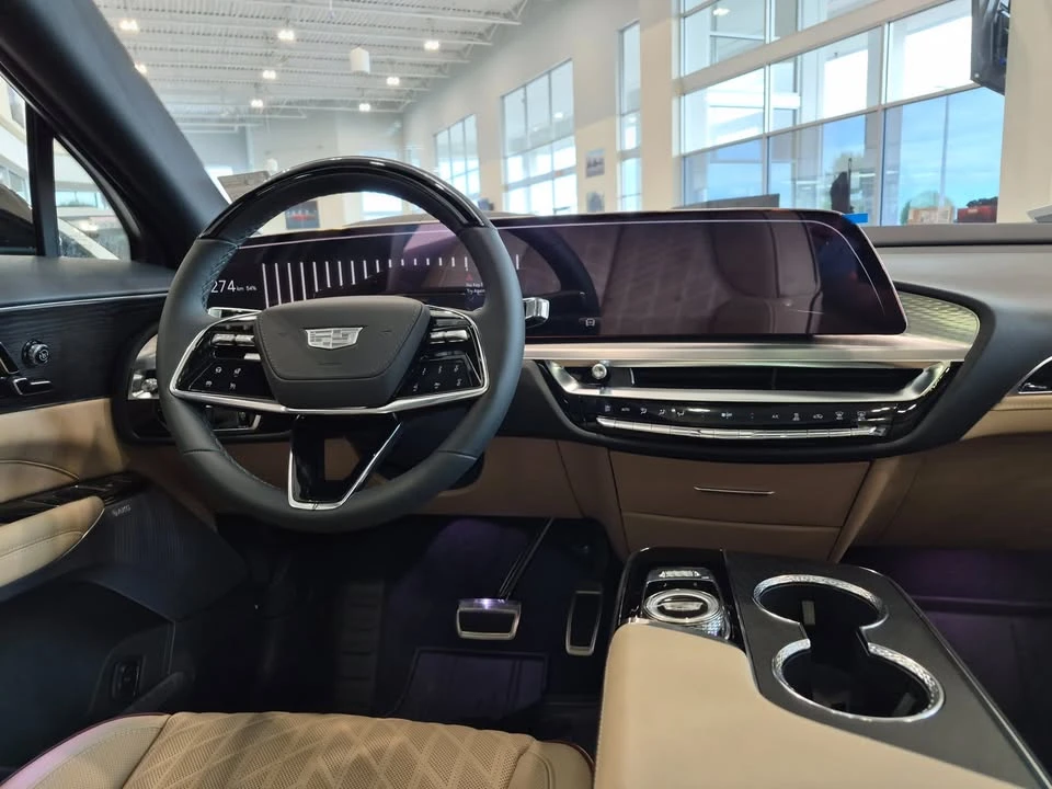 2026 Cadillac Lyriq - Image 12 of 15