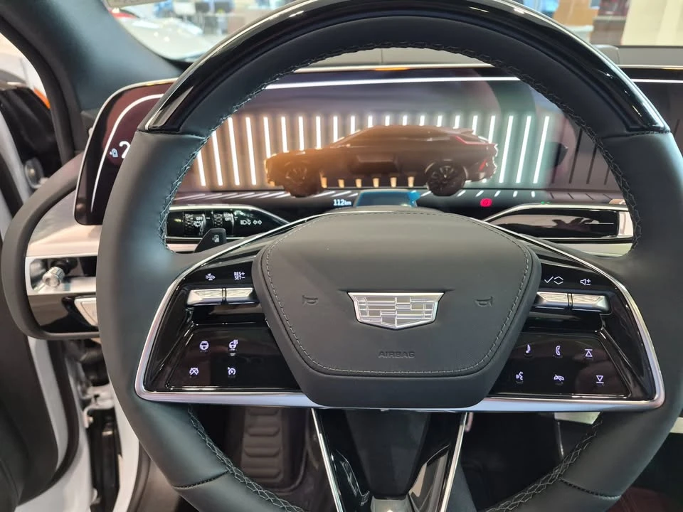 2026 Cadillac Lyriq - Image 9 of 15