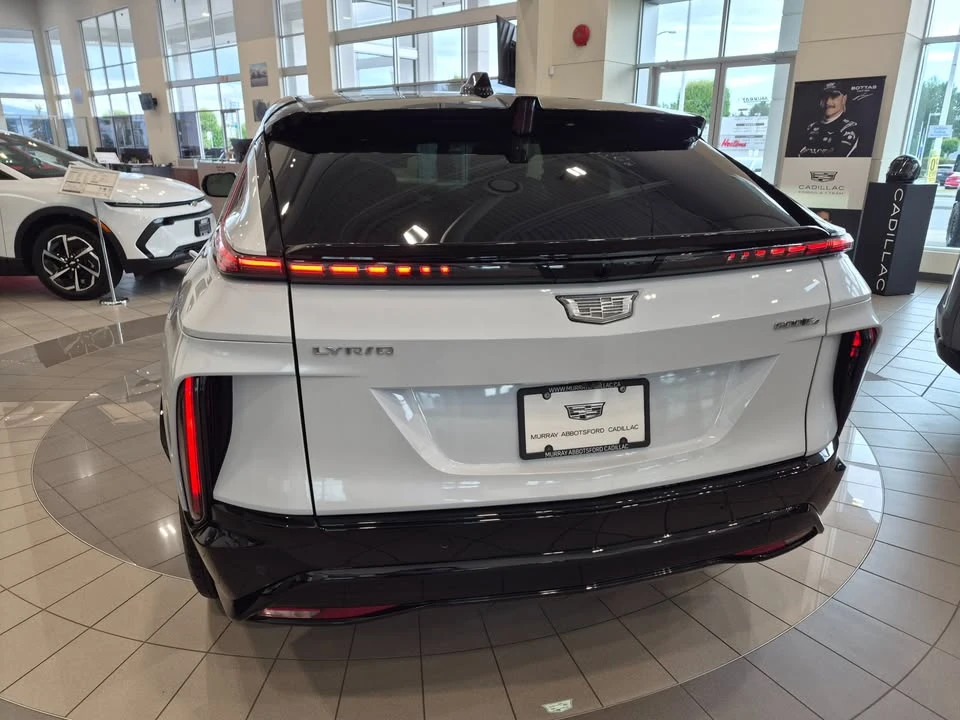 2026 Cadillac Lyriq - Image 4 of 15