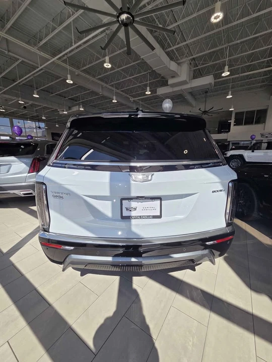 2026 Cadillac Vistiq - Image 10 of 10