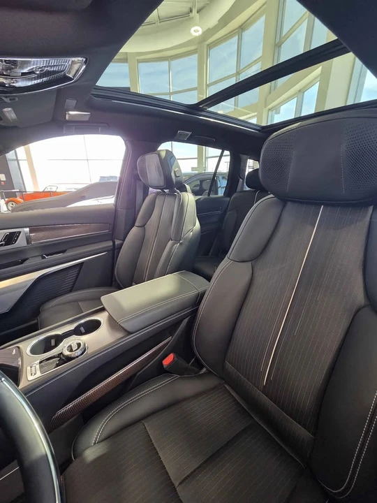 2026 Cadillac Vistiq - Image 5 of 10