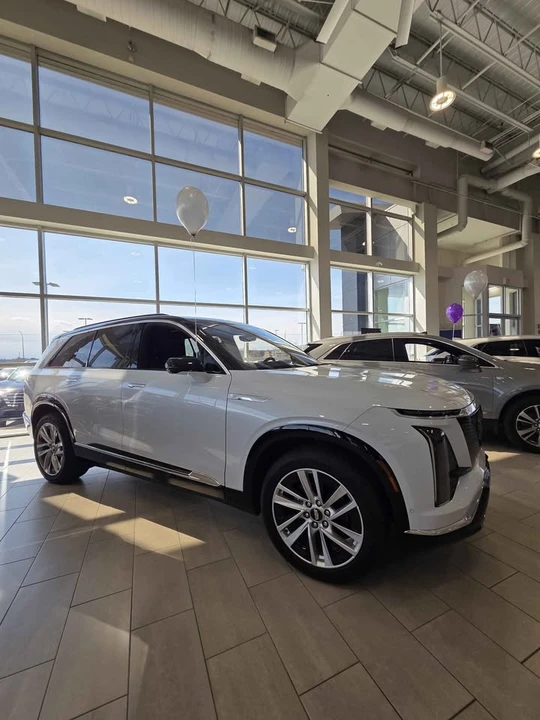 2026 Cadillac Vistiq - Image 3 of 10