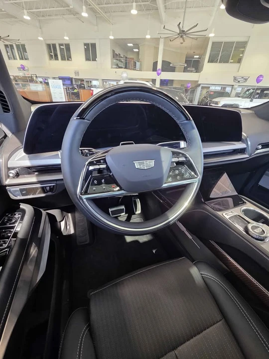 2026 Cadillac Vistiq - Image 4 of 10