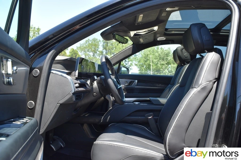 2026 Cadillac Vistiq - Image 11 of 24
