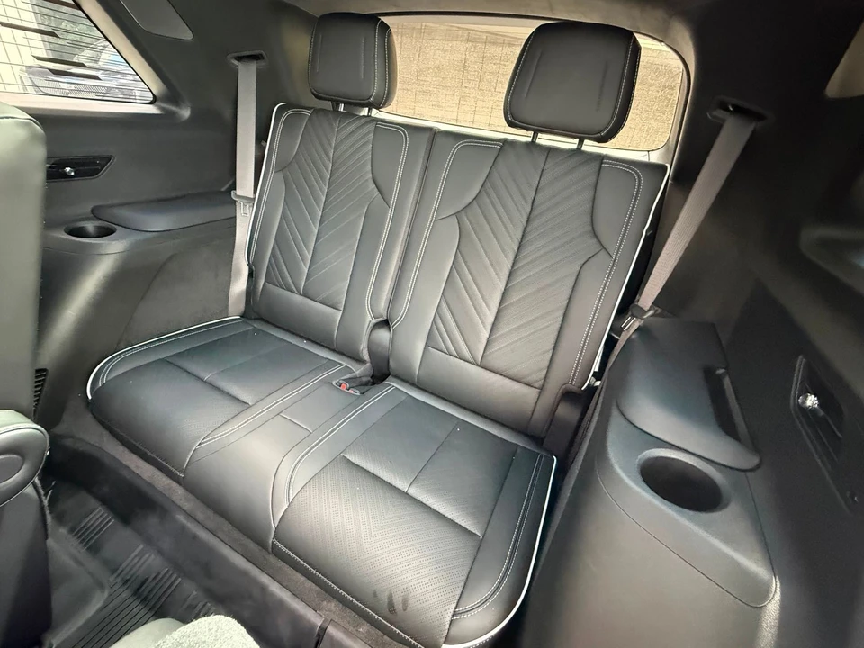 2026 Cadillac Vistiq - Image 11 of 12