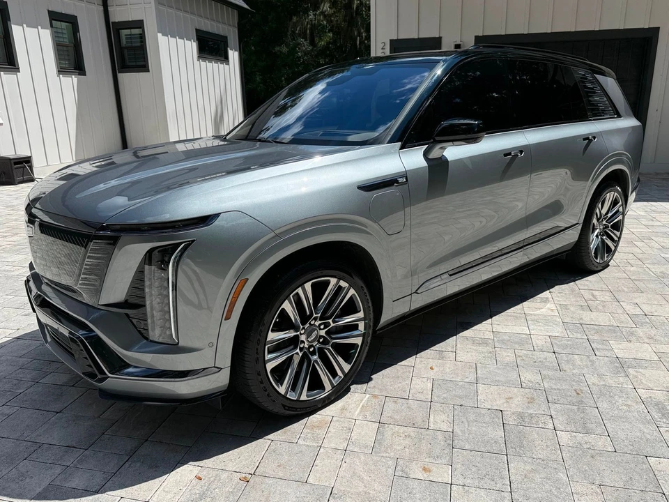 2026 Cadillac Vistiq - Image 12 of 12