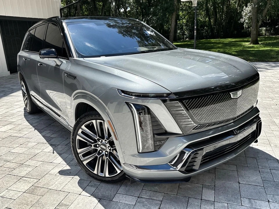 2026 Cadillac Vistiq - Image 5 of 12