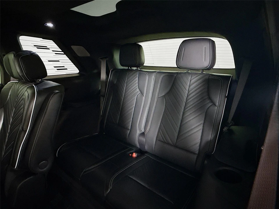 2026 Cadillac Vistiq - Image 15 of 21