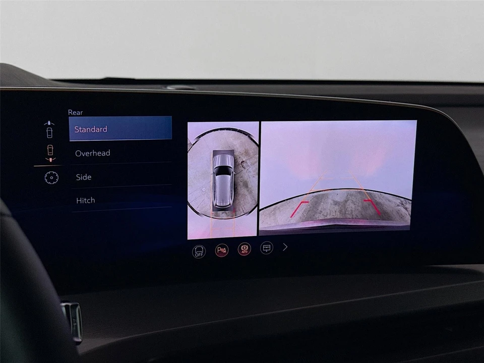 2026 Cadillac Vistiq - Image 10 of 21