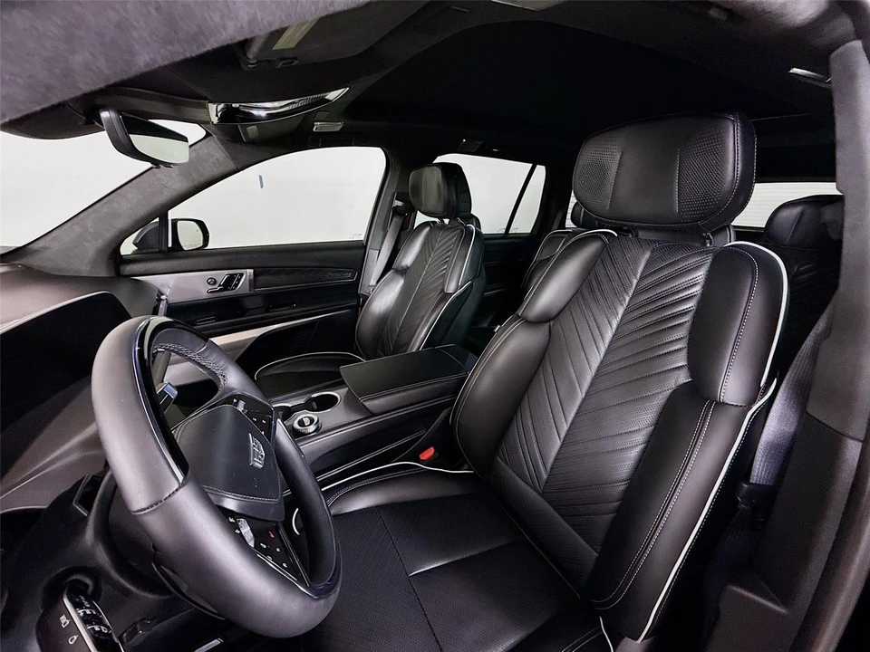2026 Cadillac Vistiq - Image 2 of 21