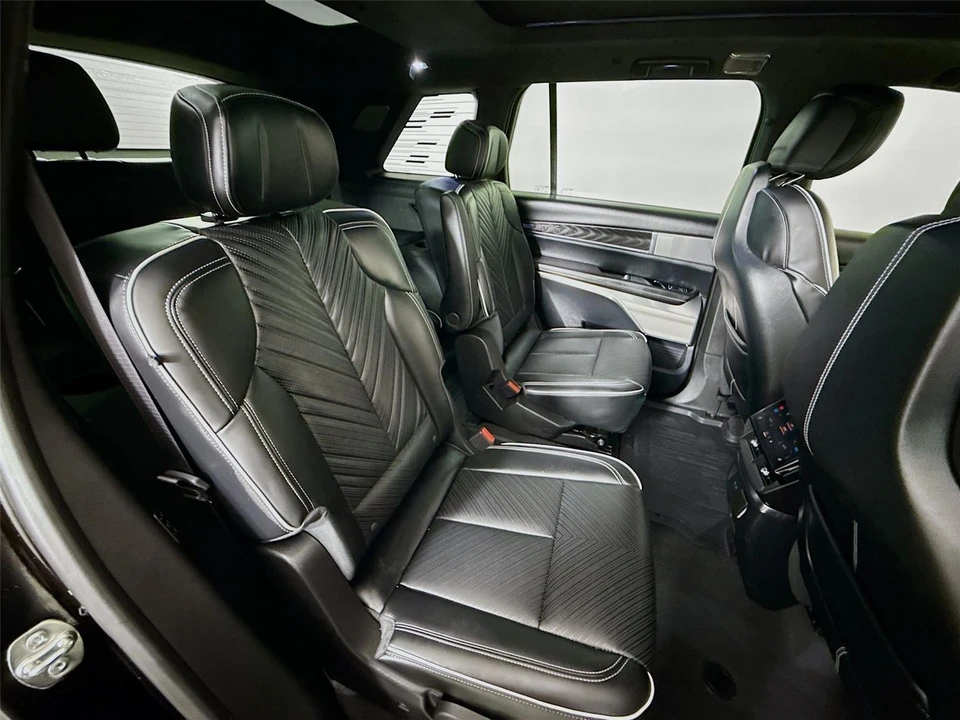 2026 Cadillac Vistiq - Image 19 of 21