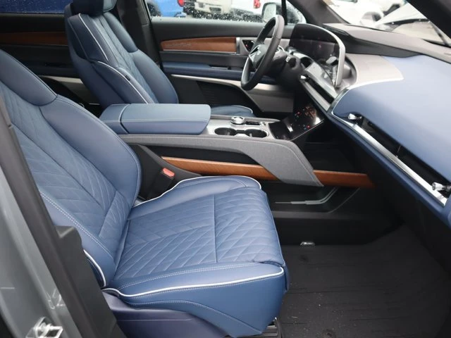 2026 Cadillac Vistiq - Image 15 of 19