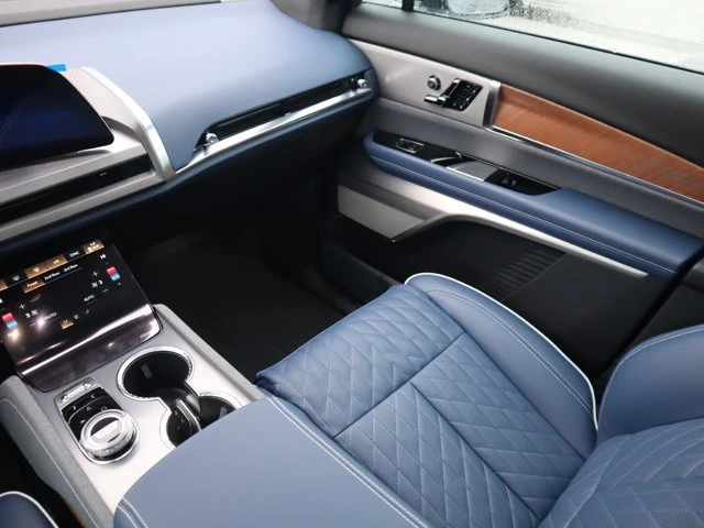 2026 Cadillac Vistiq - Image 14 of 19