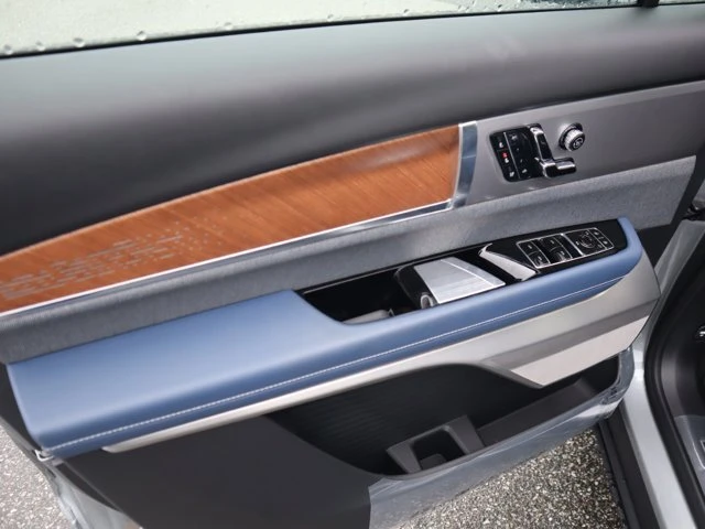 2026 Cadillac Vistiq - Image 8 of 19