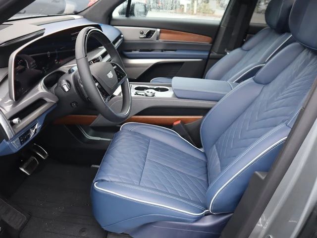 2026 Cadillac Vistiq - Image 10 of 19