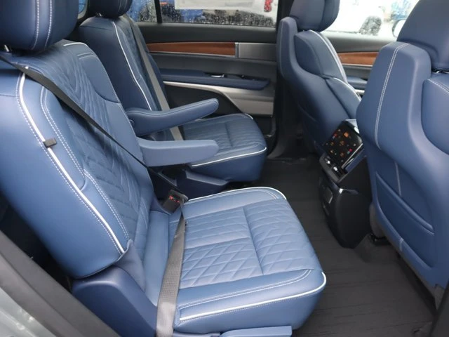 2026 Cadillac Vistiq - Image 17 of 19