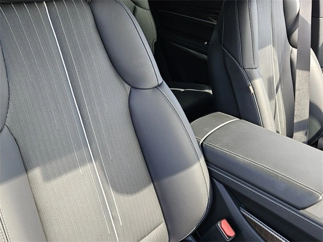 2026 Cadillac Vistiq - Image 18 of 21