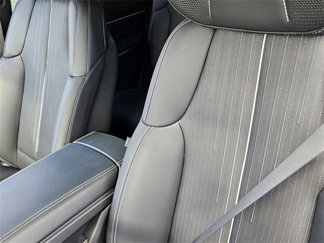 2026 Cadillac Vistiq - Image 16 of 21
