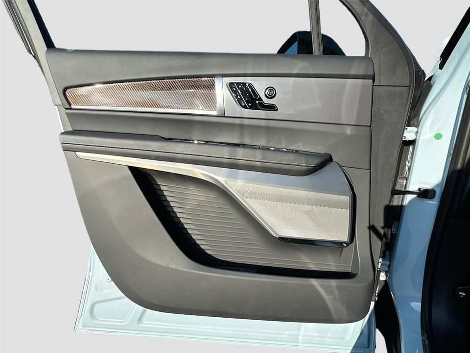 2026 Cadillac Vistiq - Image 6 of 15