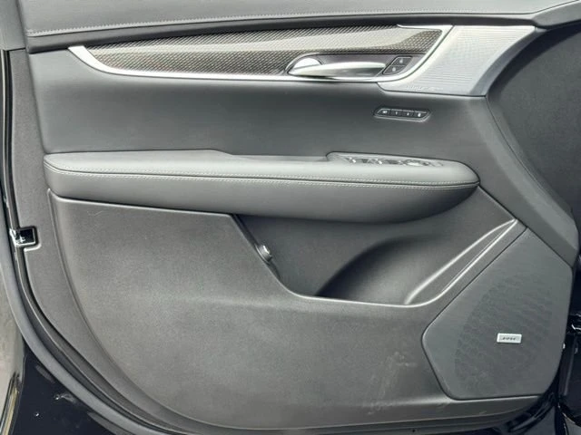 2026 Cadillac XT5 - Image 16 of 20