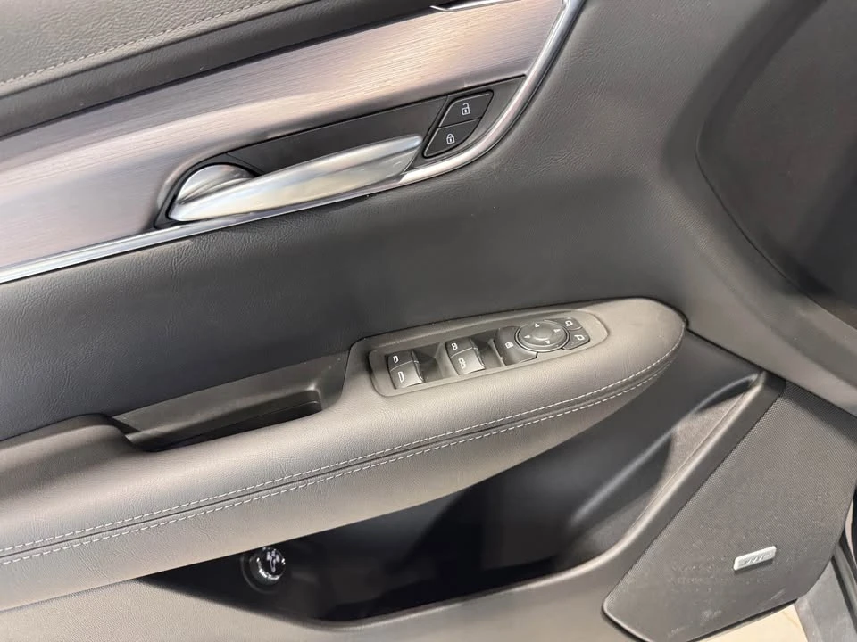 2026 Cadillac XT5 - Image 11 of 16
