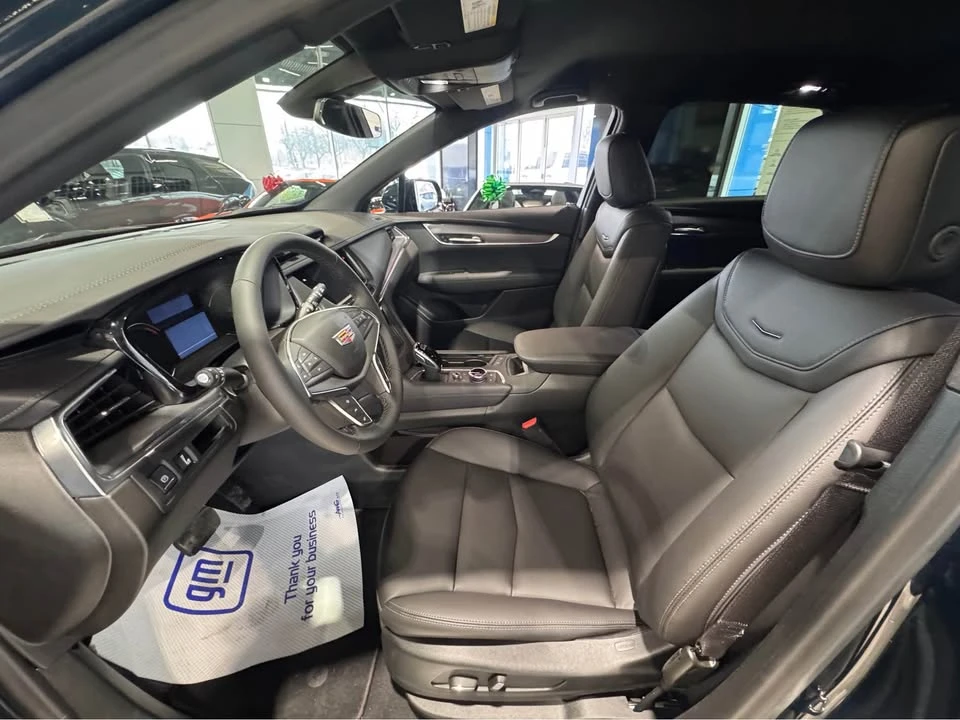 2026 Cadillac XT5 - Image 12 of 16