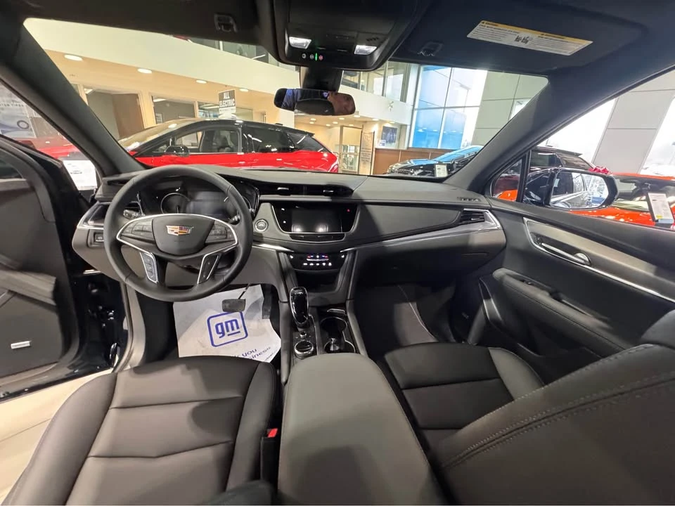 2026 Cadillac XT5 - Image 10 of 16