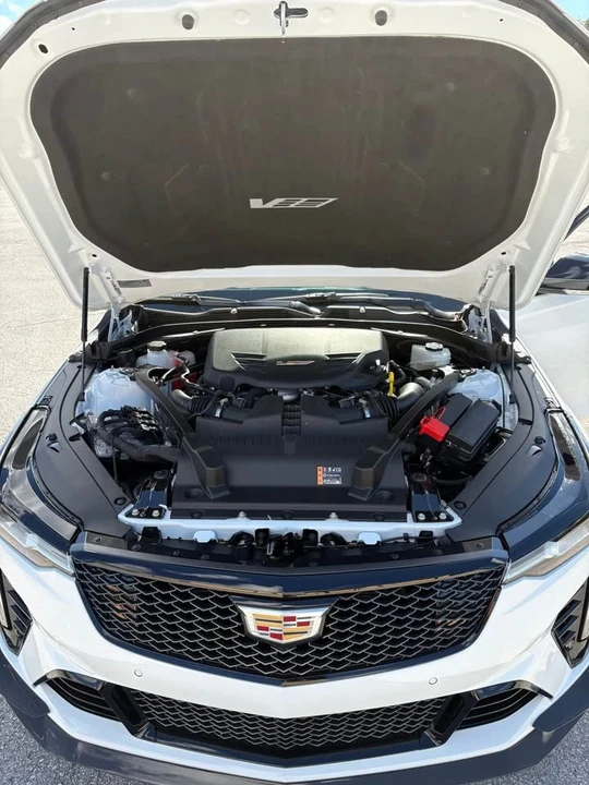2026 Cadillac CT4-V Blackwing - Image 10 of 19