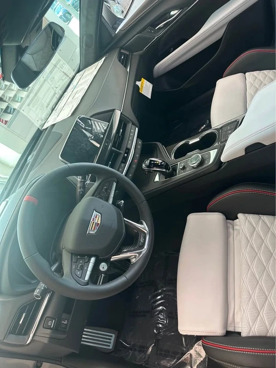 2026 Cadillac CT4-V Blackwing - Image 8 of 10