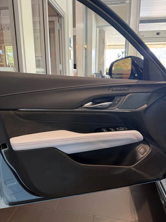 2026 Cadillac CT4-V Blackwing - Image 9 of 15