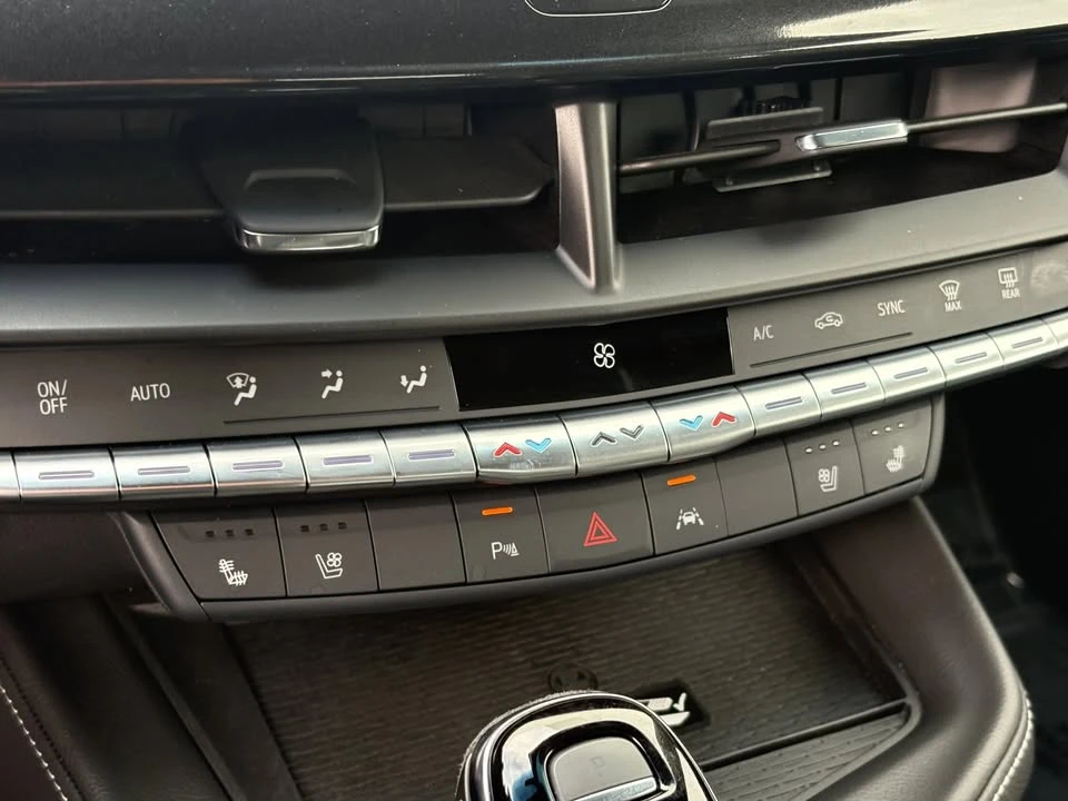 2026 Cadillac CT4-V Blackwing - Image 11 of 19