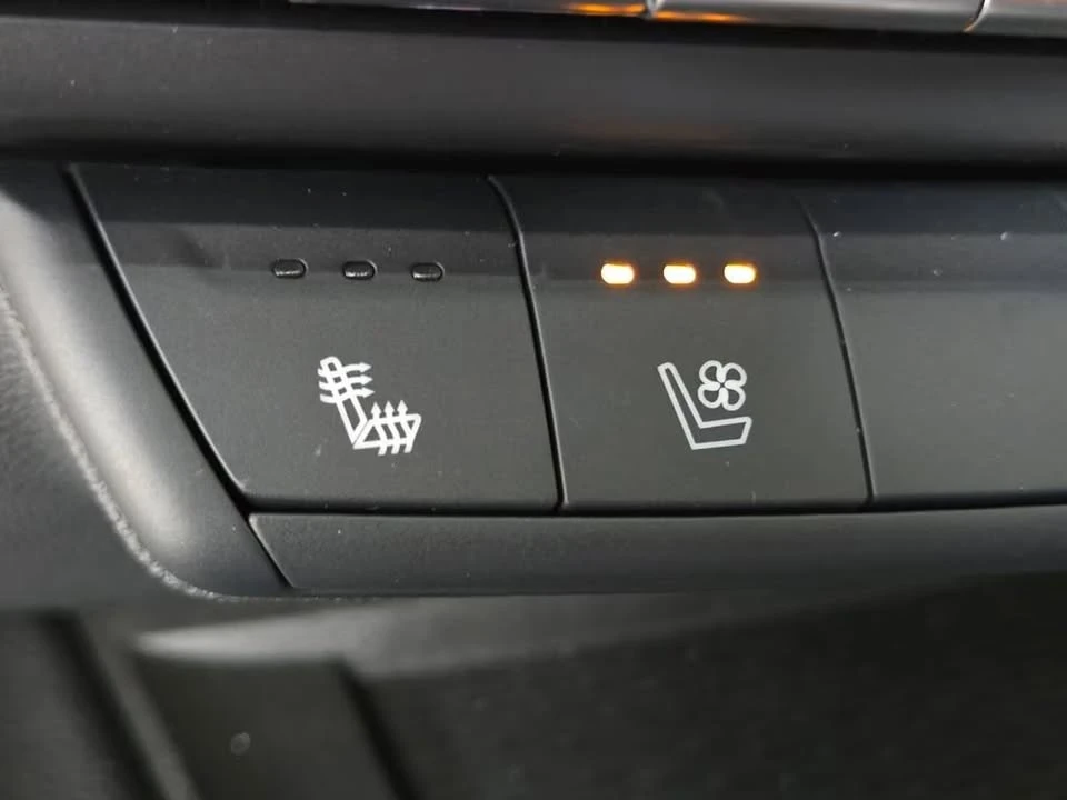 2026 Cadillac CT4 - Image 8 of 10