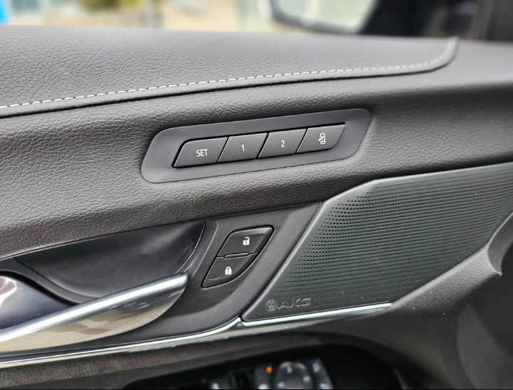 2026 Cadillac CT4-V Blackwing - Image 9 of 18