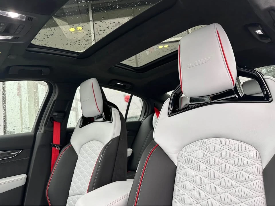 2026 Cadillac CT5-V Blackwing - Image 5 of 9