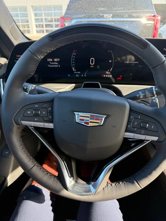 2026 Cadillac CT5-V - Image 8 of 10